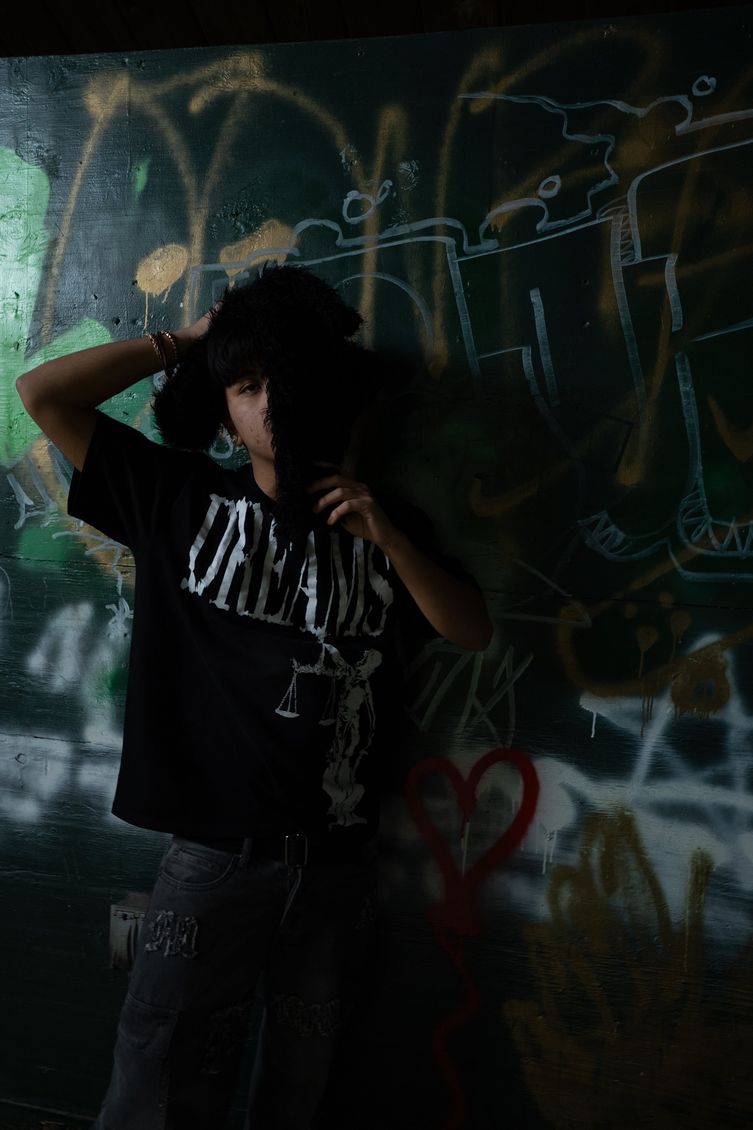 BLACK DREAMS [HEAVYWEIGHT T-SHIRT]